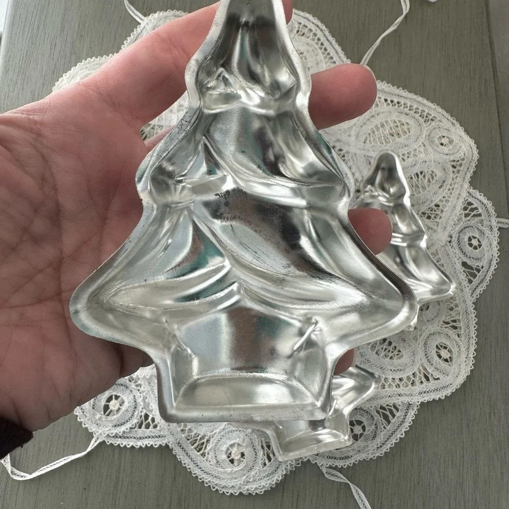 VINTAGE LOT 5 CHRISTMAS TREE BAKING PAN molds